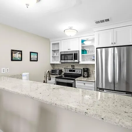 Tradewinds Condominium #25-3