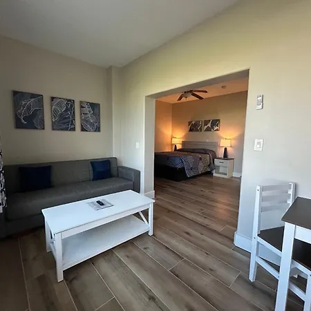 Sails Resort Motel-3