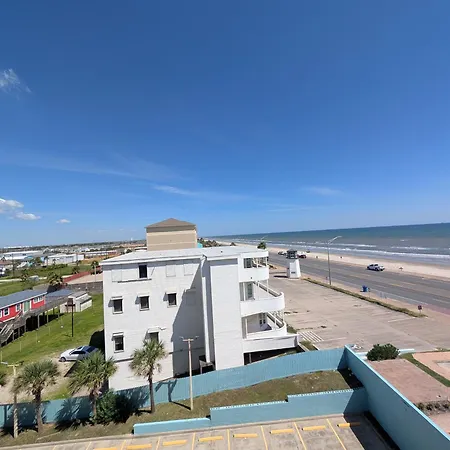 Holiday Inn Express & Suites Galveston West-Seawall-2