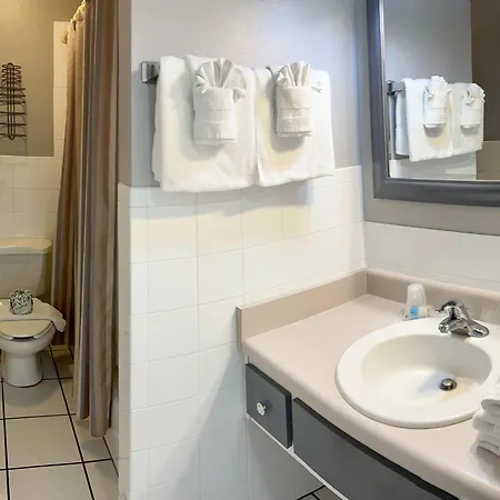 Sails Resort Motel-2