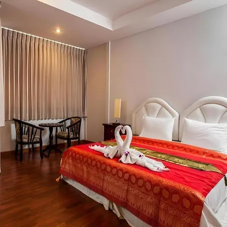 Triple Rund Place Hotel-3