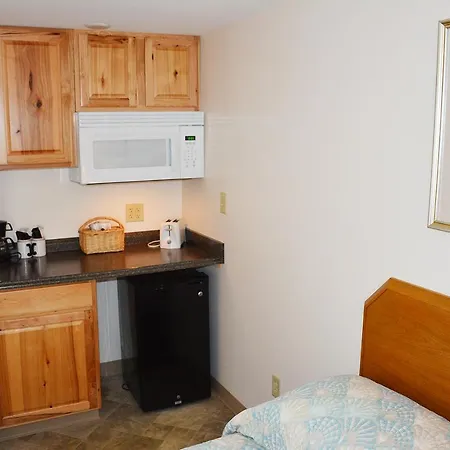 Alouette Beach Resort Economy Rooms-2