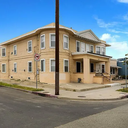 Pads On Pasadena Ave-2