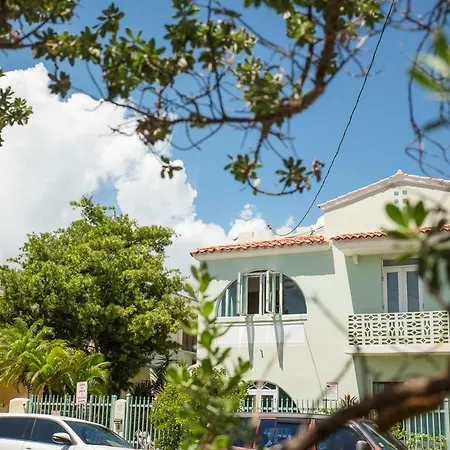Numero Uno Beach House-2