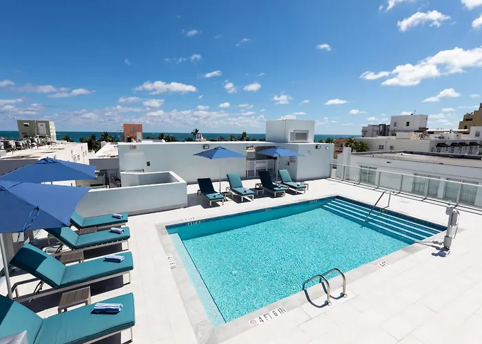 Penguin Hotel Miami Beach