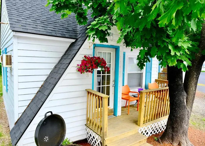 The Landings Inn And Cottages At Old Orchard Beach