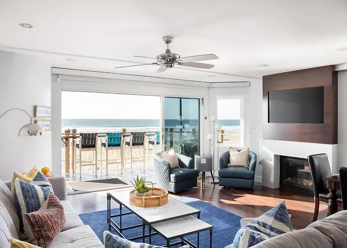 Oceanfront, Two-Level Condo With Stunning View, Decks, Fast Wifi & Fireplace San Diego