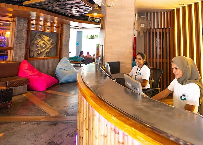 Mad Monkey Phuket Hostel Patong