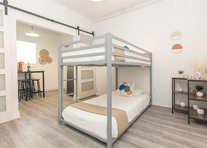 West Deco Aparthotel Miami Beach