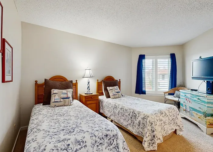 Ocean-View Penthouse With Pool, Balcony & Central Ac - Snowbird-Friendly Fernandina Beach