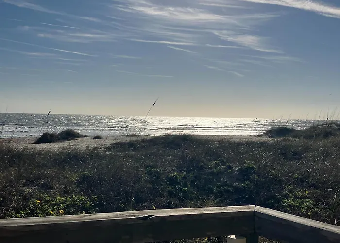 Oceanfront, Dog-Friendly Condo With Sunrise Views, Balcony & Beach Access Fernandina Beach