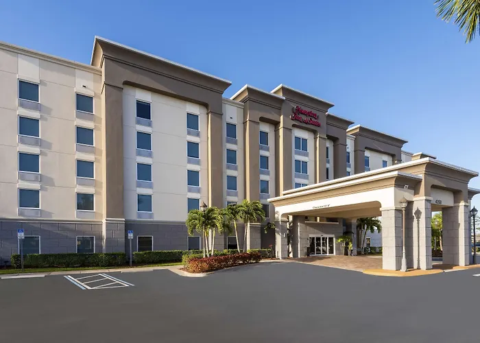 Hampton Inn & Suites Fort Myers-Colonial Boulevard