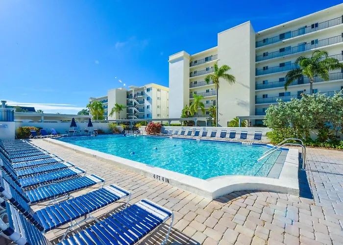 Crescent Royale Condominiums 106 Siesta Key