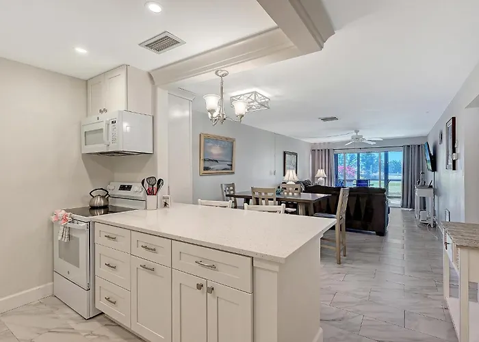 Crescent Royale Condominiums108 Siesta Key
