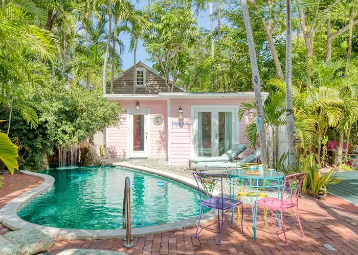 Tennessee Williams By Avantstay Key West