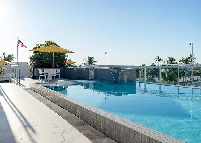 Leslie Hotel Ocean Drive Miami Beach