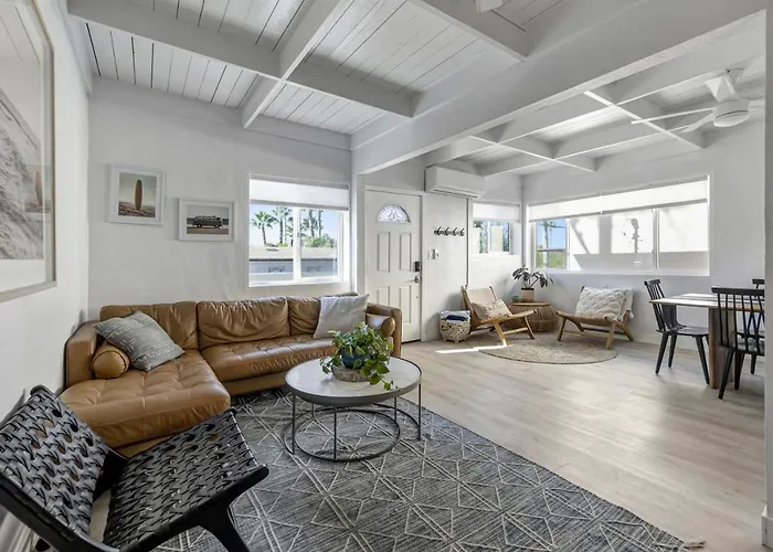 Village District! Cleo Beach! 5 Min Walk To Dtwn! Laguna Beach