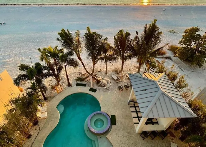Beautiful Beachfront Home - Fort Myers Beach
