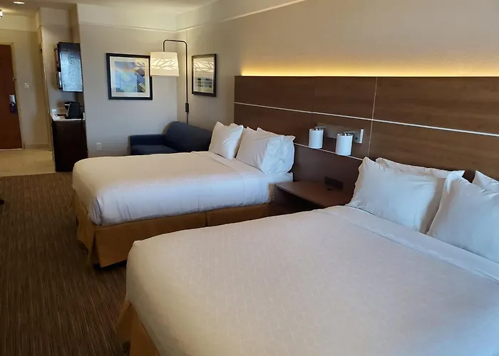 Holiday Inn Express & Suites Galveston West-Seawall