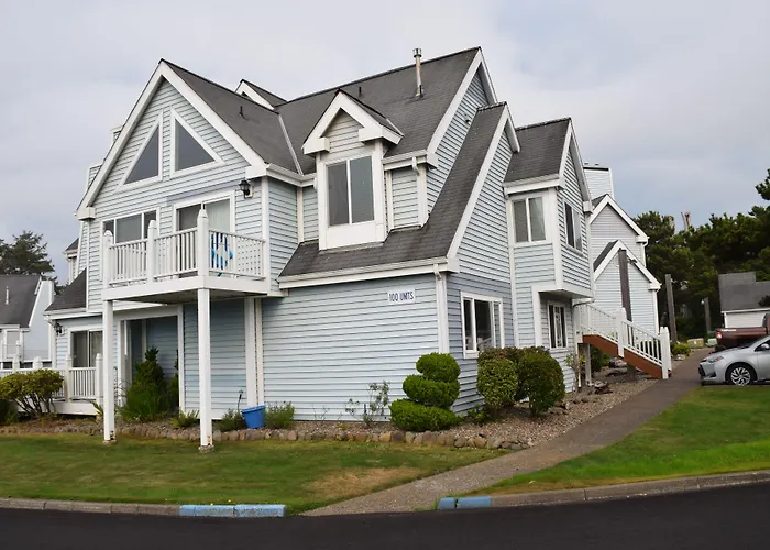 Schooner Landing Hotel Newport